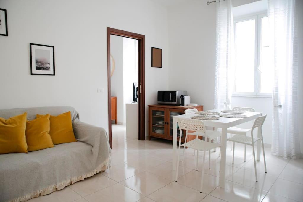 A Comfortable Apartment For You In San Lorenzo ローマ エクステリア 写真